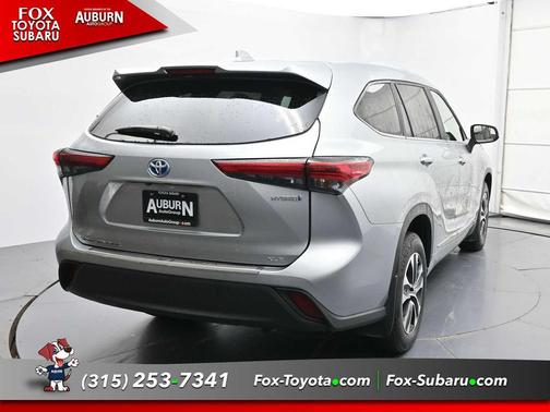 2023 Toyota Highlander Hybrid XLE