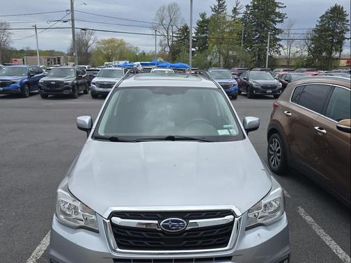 Ice Silver Metallic 2018 Subaru Forester 2.5i Premium