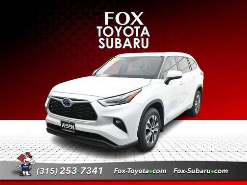 Wind Chill Pearl 2022 Toyota Highlander Hybrid XLE