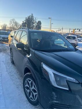 2024 Subaru Forester Premium