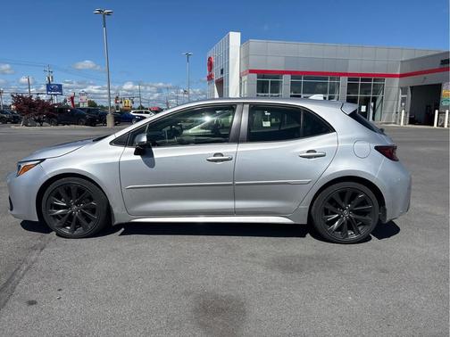 Classic Silver Metallic 2023 Toyota Corolla XSE