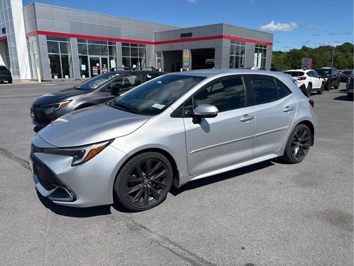 Classic Silver Metallic 2023 Toyota Corolla XSE