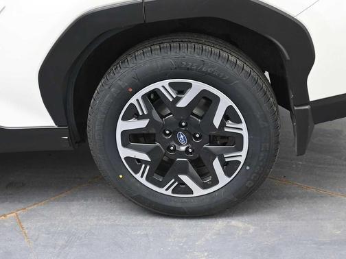 Crystal White Pearl 2025 Subaru Forester Premium