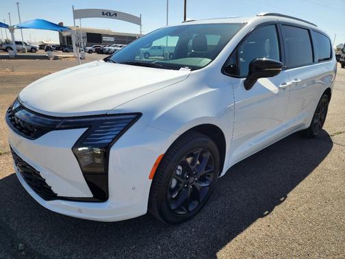 Bright White 2027 Chrysler Pacifica LIMITED