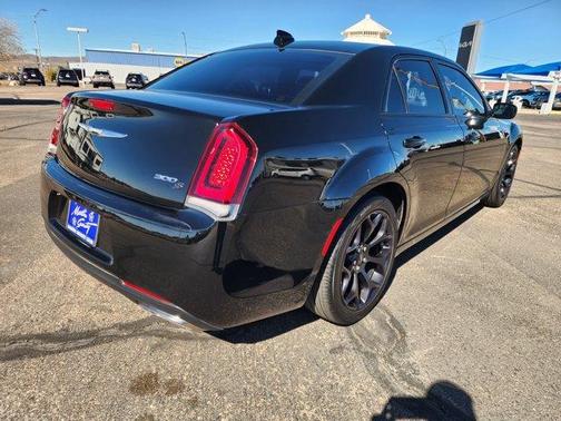 2019 Chrysler 300 S