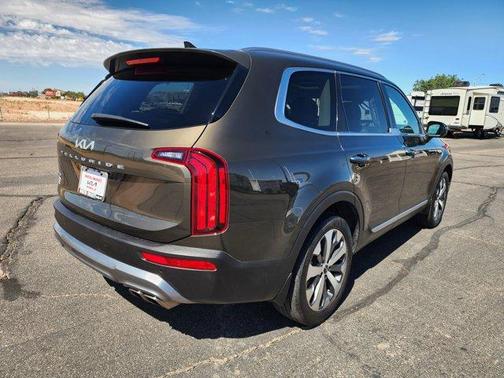 2022 Kia Telluride S