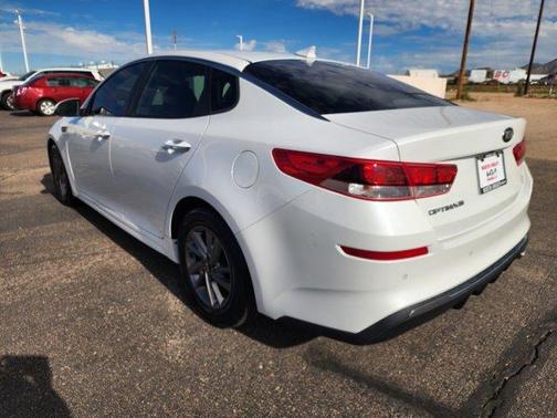 2020 Kia Optima LX