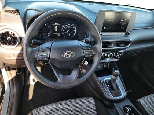 2022 Hyundai KONA SE