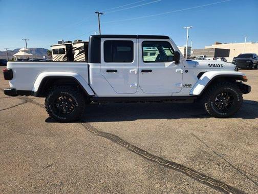Bright White 2026 Jeep Gladiator Sport