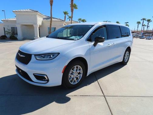 2024 Chrysler Pacifica Touring-L