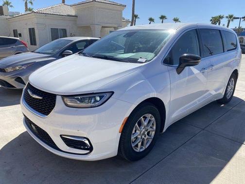 2024 Chrysler Pacifica Touring-L