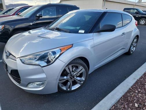 Photo 1 of 2 of 2012 Hyundai Veloster Base