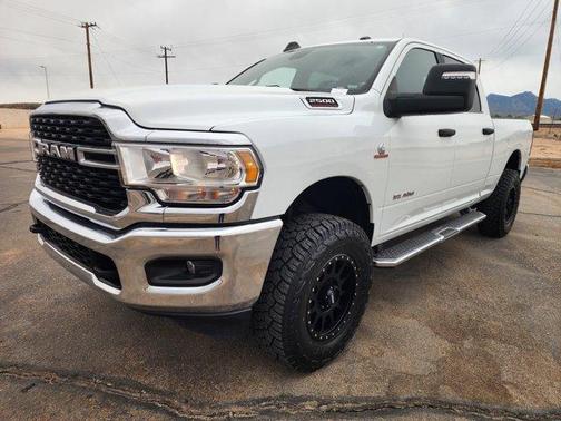 Bright White Clearcoat 2024 RAM 2500 Big Horn