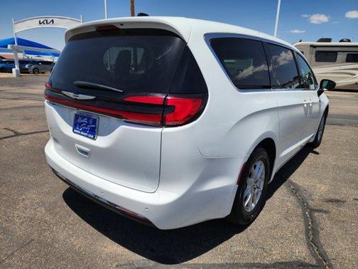 2024 Chrysler Pacifica Touring-L