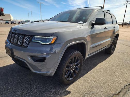 Sting Gray Clearcoat 2021 Jeep Grand Cherokee Laredo X