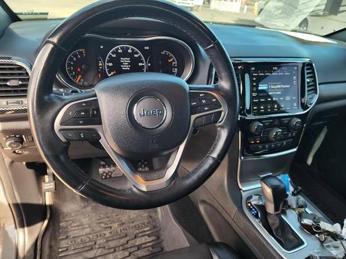 Sting Gray Clearcoat 2021 Jeep Grand Cherokee Laredo X