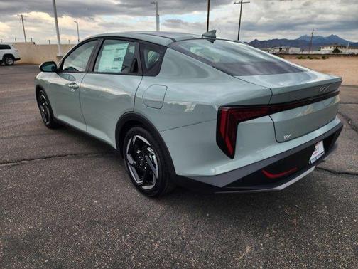 2025 Kia K4 EX