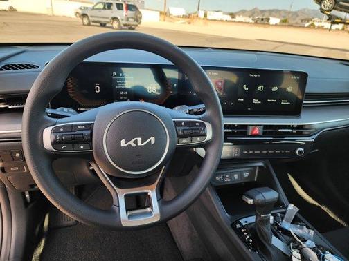 2025 Kia K5 LXS