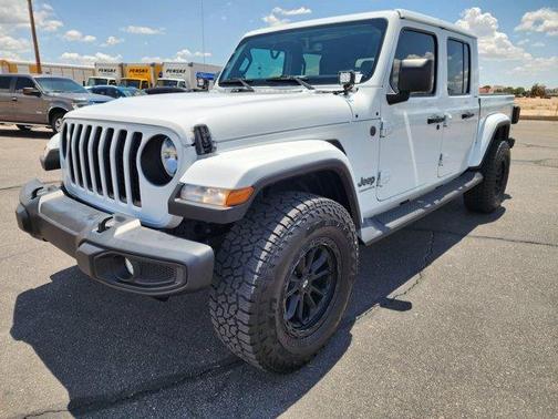 2023 Jeep Gladiator Overland