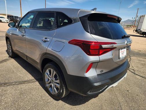 Steel Gray 2021 Kia Seltos LX