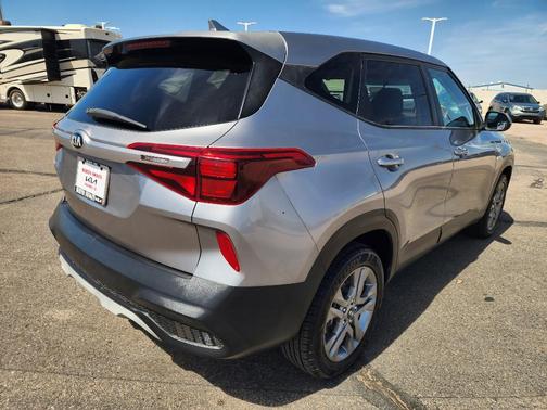 Steel Gray 2021 Kia Seltos LX