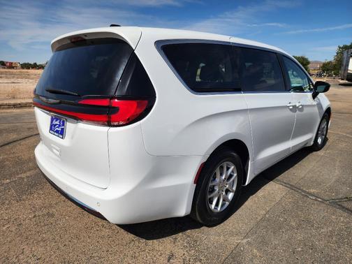 Bright White Clearcoat 2024 Chrysler Pacifica Touring-L