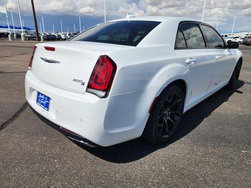 2019 Chrysler 300 S