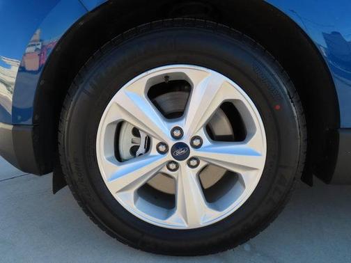 2020 Ford Edge SE