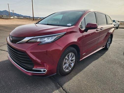 2021 Toyota Sienna XLE