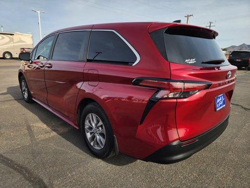 2021 Toyota Sienna XLE