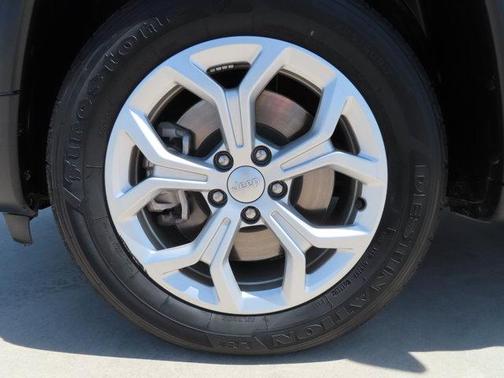 Red 2024 Jeep Compass Latitude