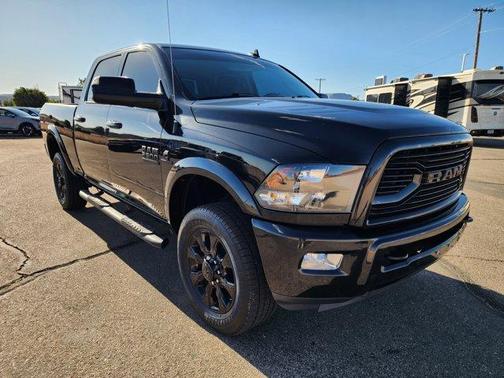 Brilliant Black Crystal Pearlcoat 2018 RAM 2500 Big Horn