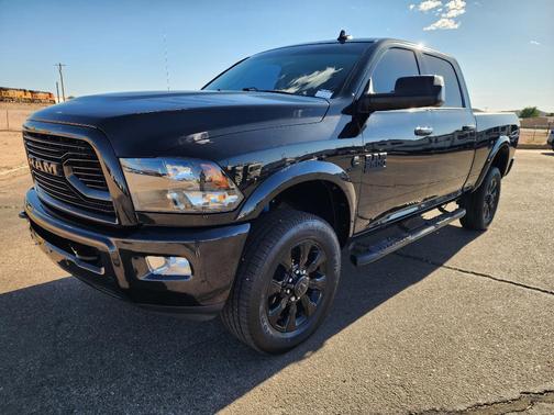 Brilliant Black Crystal Pearlcoat 2018 RAM 2500 Big Horn