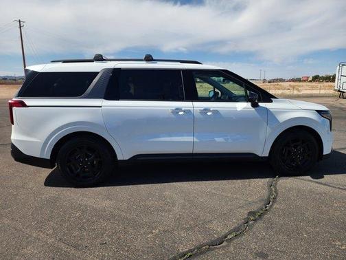 2025 Kia Carnival SX