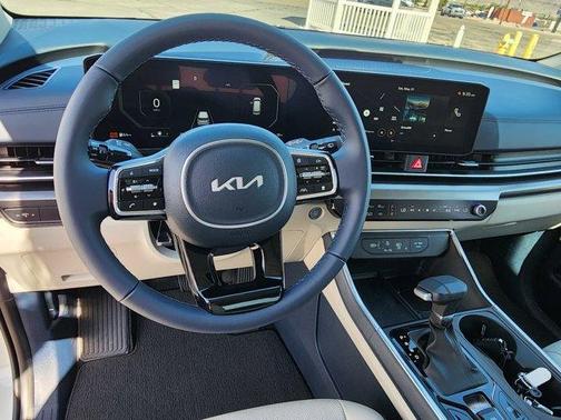 2025 Kia Carnival SX