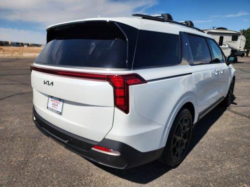 2025 Kia Carnival SX