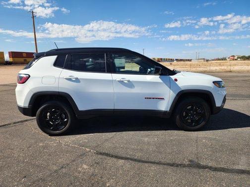2023 Jeep Compass Trailhawk