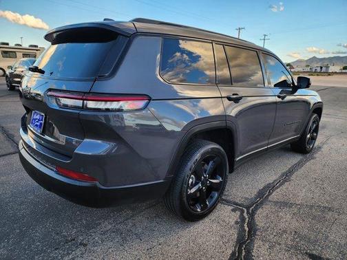 2025 Jeep Grand Cherokee L Laredo