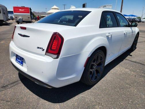2022 Chrysler 300 S