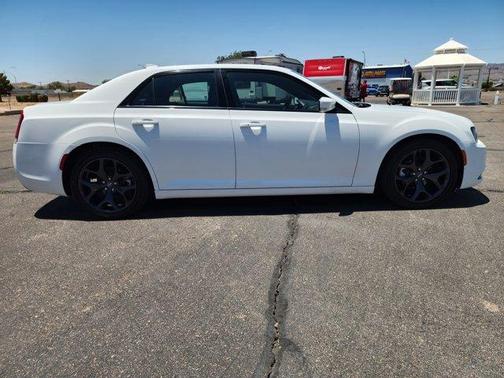 2022 Chrysler 300 S