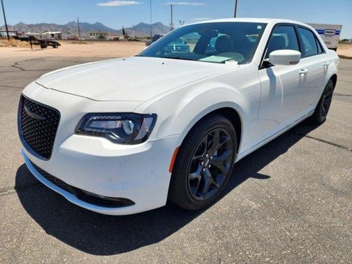2022 Chrysler 300 S