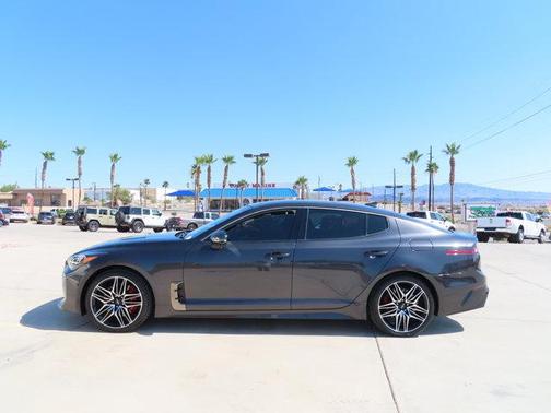 2022 Kia Stinger GT1