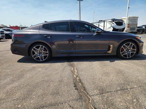 2022 Kia Stinger GT1