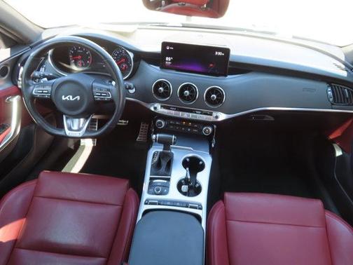 2022 Kia Stinger GT1