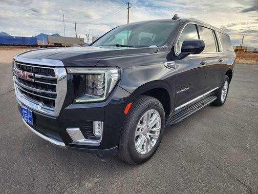 2022 GMC Yukon XL SLT