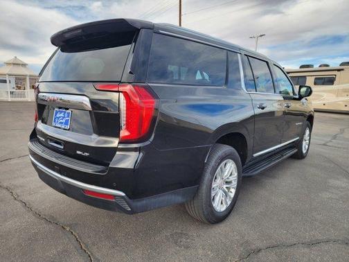 2022 GMC Yukon XL SLT