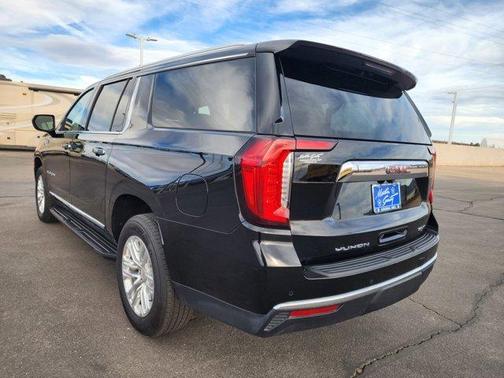 2022 GMC Yukon XL SLT