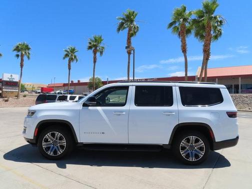 Bright White Clearcoat 2024 Jeep Wagoneer Series II