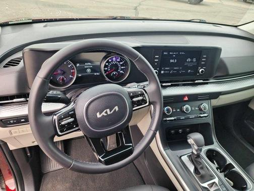 2024 Kia Carnival LX