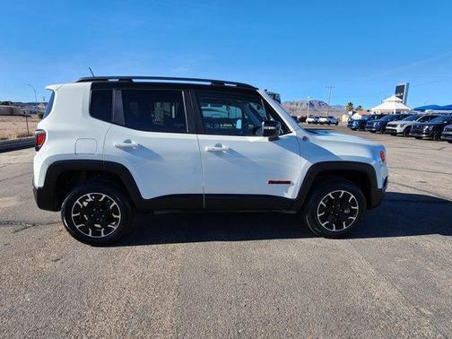 2023 Jeep Renegade Trailhawk